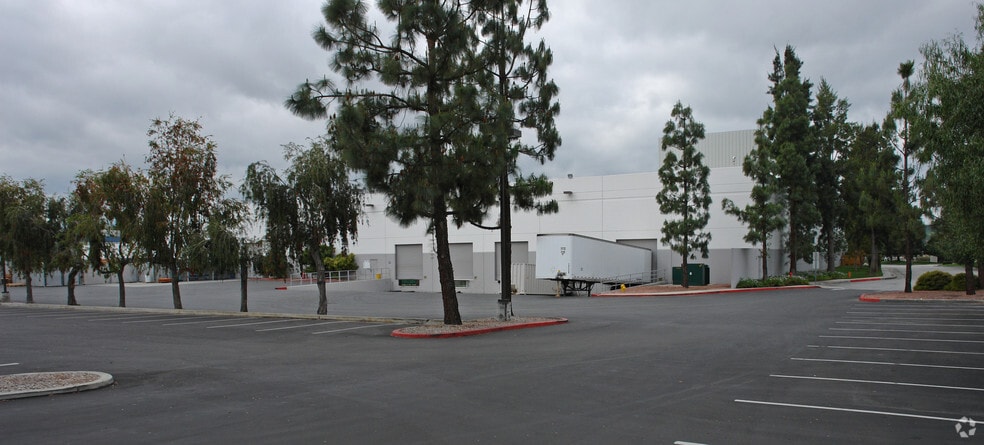 More Photos Of 28210 Avenue Stanford, Valencia Distribution For Lease