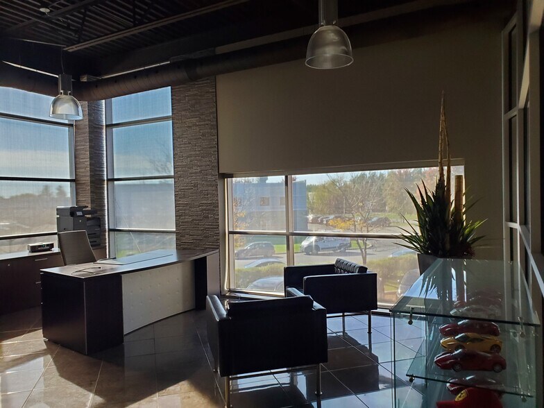 More Photos Of 10 Rue Gaston-Dumoulin, Blainville Light Distribution For Lease