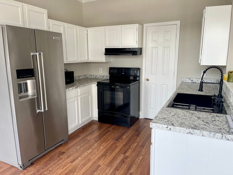 More Photos Of 114 E 5th St, Greenville Apartments For Sale