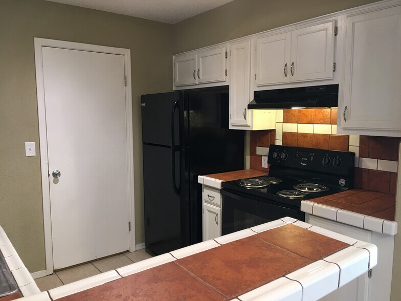 More Photos Of 4 Grand Lake Dr, Afton Apartments For Sale