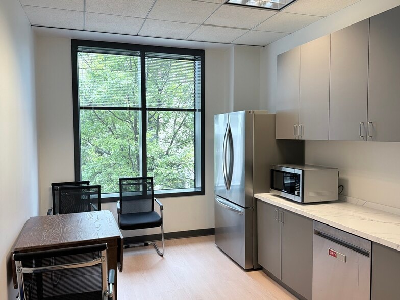 More Photos Of 1420 Peachtree St NE, Atlanta Office For Lease
