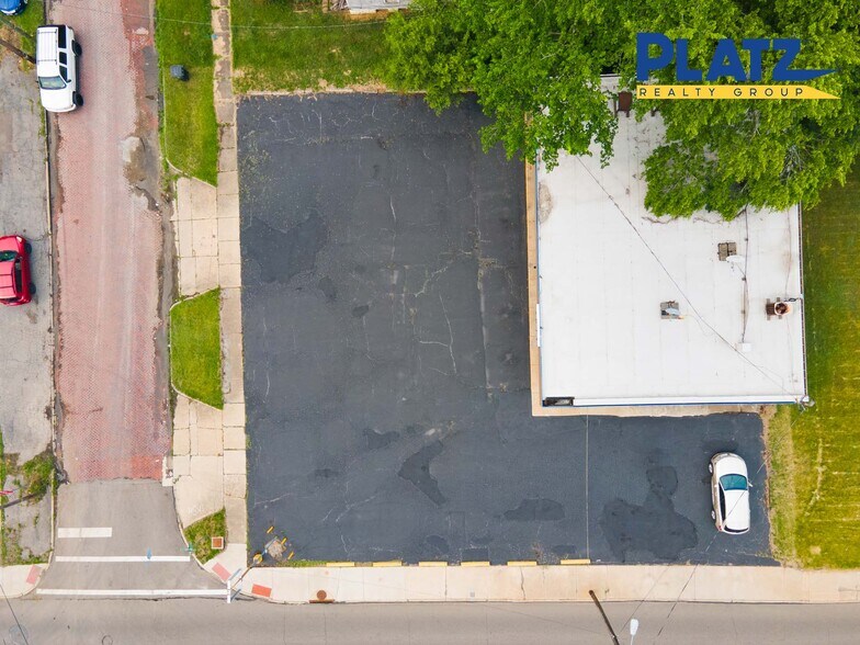 More Photos Of 1011 E Market St, Warren Convenience Store For Sale