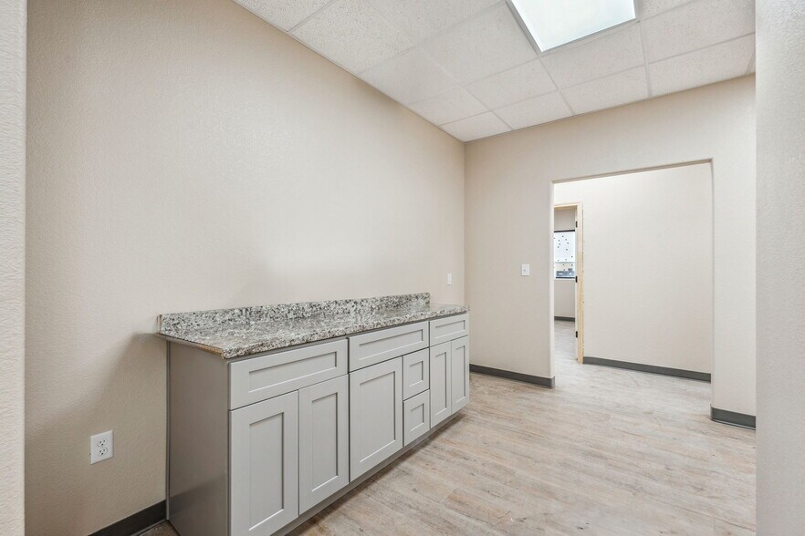 More Photos Of 12113 Jordy Rd, Midland Warehouse For Lease