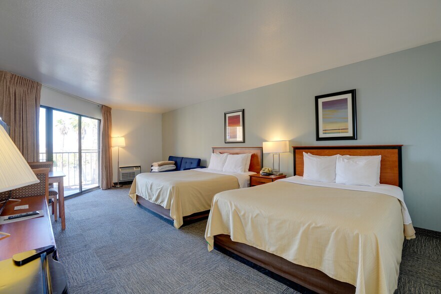 More Photos Of 110 Ville Dr, Boulder City Hotel For Sale