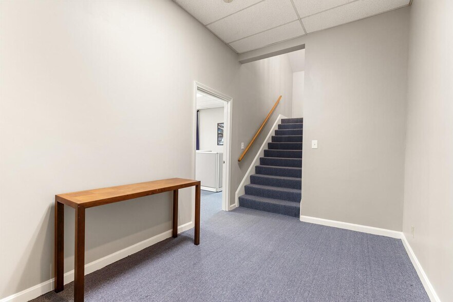 More Photos Of 7 Foster St, Wakefield Office For Sale