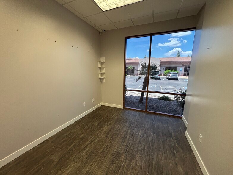 More Photos Of 1830 S Alma School Rd, Mesa Medical For Sale