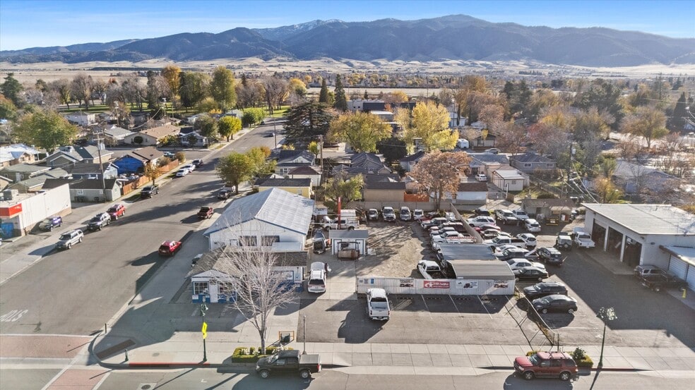 More Photos Of 230 E Tehachapi Blvd, Tehachapi General Retail For Sale