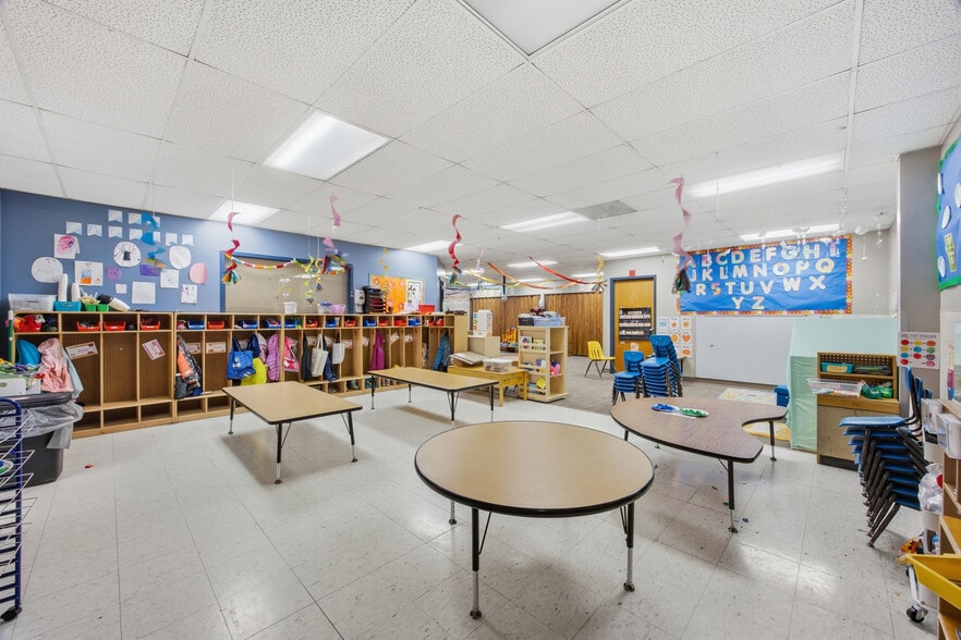 More Photos Of 502 7th St N, Fargo Daycare Center For Lease