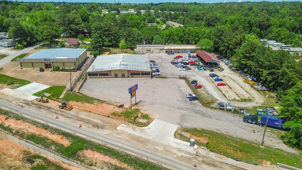 More Photos Of 684 Interstate 45 S, Huntsville General Retail For Lease