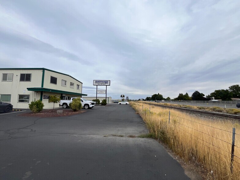 More Photos Of 1846 Terminal Dr, Richland Flex For Sale