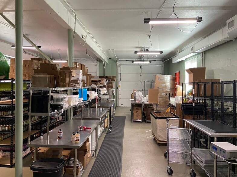 More Photos Of 2501 6th Ave S, Saint Petersburg Flex For Lease