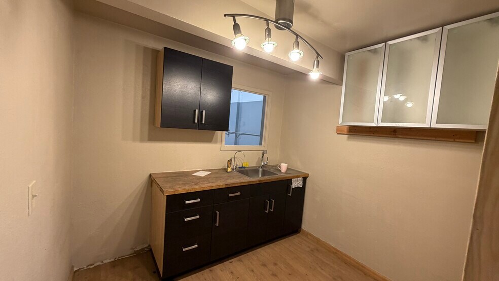 More Photos Of 1433 Yosemite Ave & 1430 Armstrong Ave, San Francisco Manufacturing For Lease