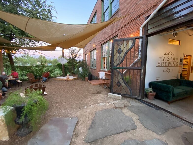 More Photos Of 1333 Buena Vista St, San Antonio Warehouse For Lease