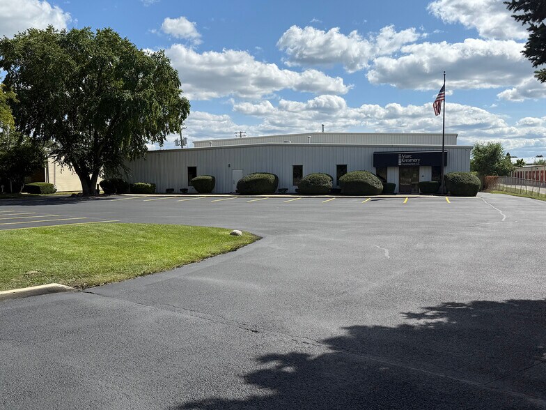 More Photos Of 1725 Weld Rd, Elgin Warehouse For Sale