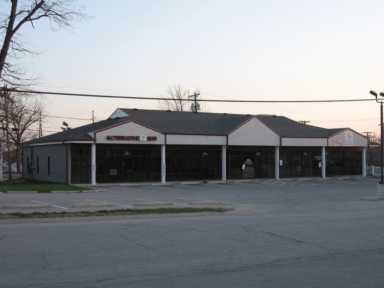 Primary Photo Of 106 W 2nd St N, Wright City Storefront Retail Office For Lease