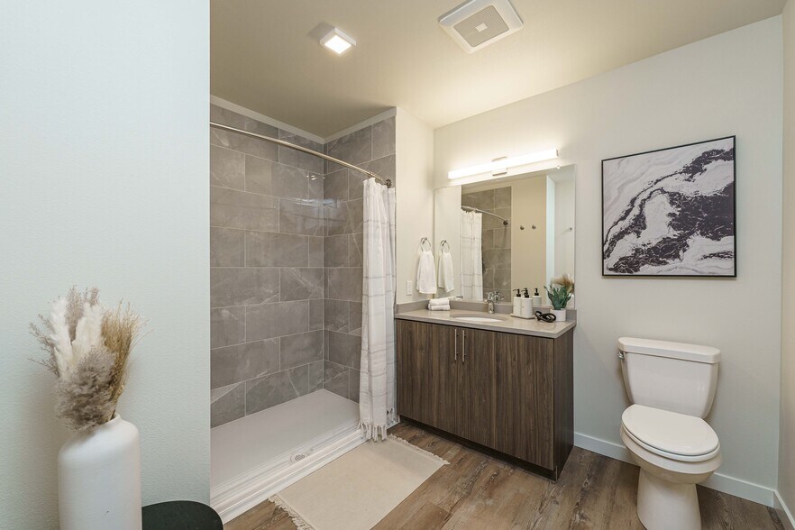 More Photos Of 1311 SW Gibbs St, Portland Apartments For Sale