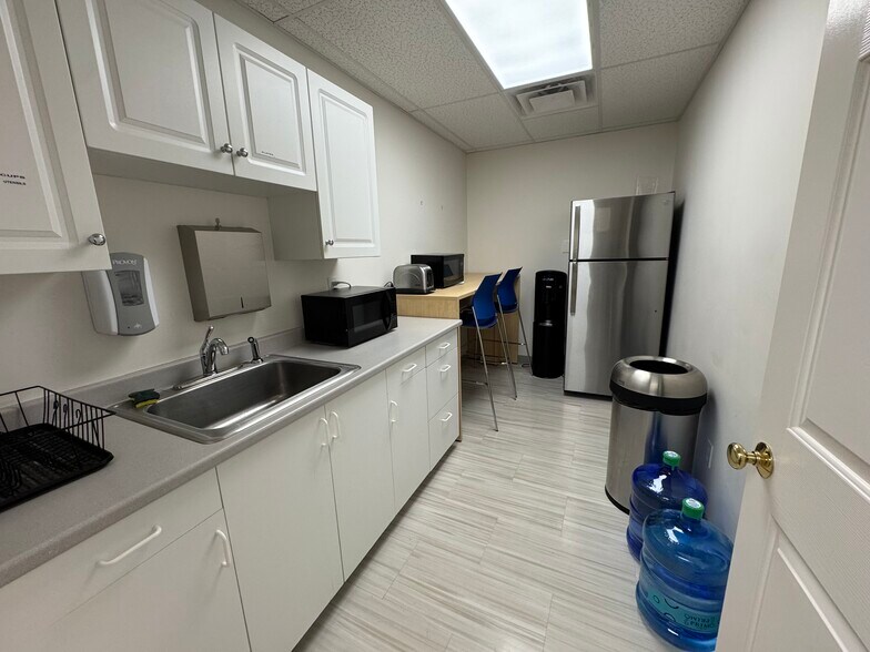 More Photos Of 5 Durham Rd, Guilford Medical For Lease