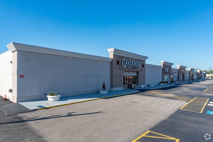 More Photos Of 12121-12191 Katy Fwy, Houston Unknown For Lease