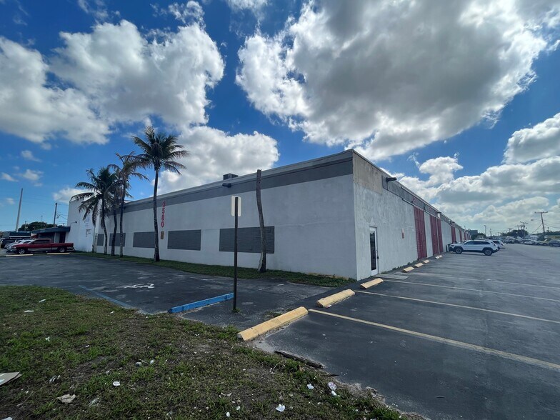 More Photos Of 3580 NW 54th St, Miami Warehouse For Lease