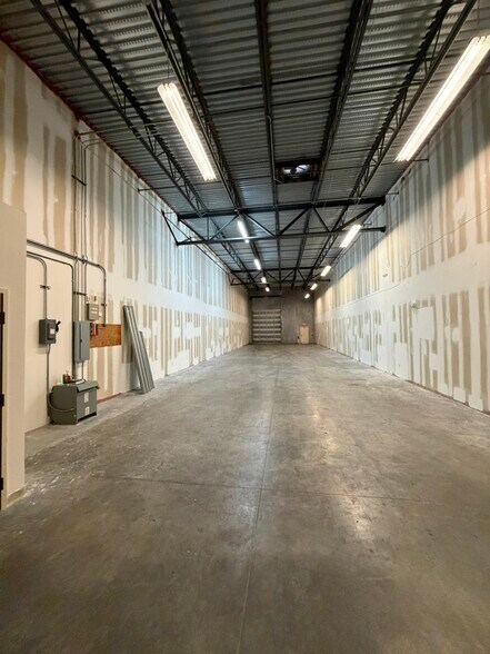 More Photos Of 1901-1939 Banks Rd, Margate Warehouse For Lease