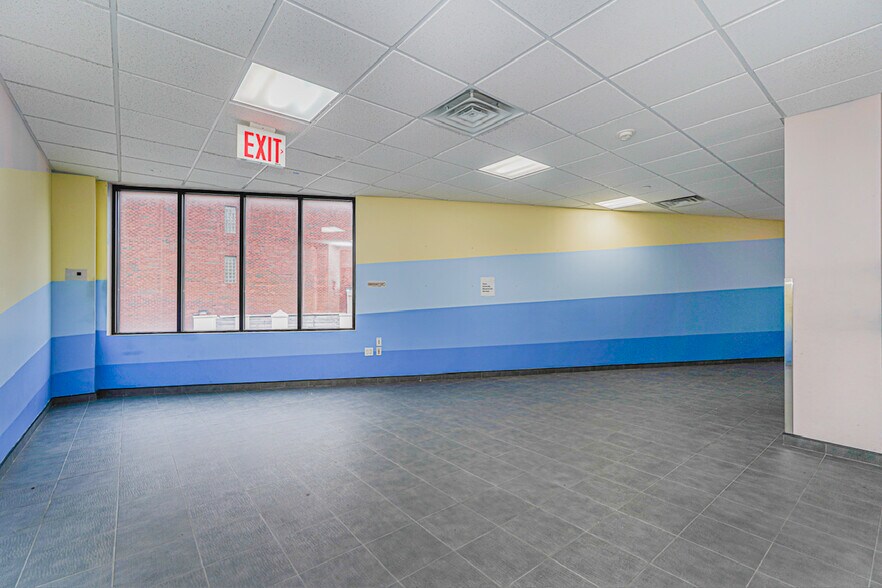 More Photos Of 360 Neptune Ave, Brooklyn Medical For Lease