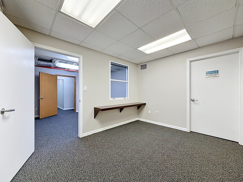 More Photos Of 4677 118th Ave N, Clearwater Manufacturing For Sale