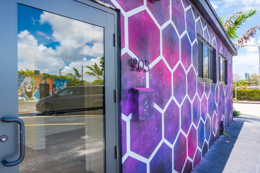 More Photos Of 900 N Flagler Dr, Fort Lauderdale General Retail For Lease