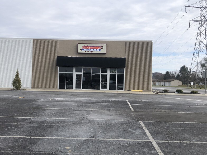 More Photos Of 1660-1680 N 21st St, Newark General Retail For Lease