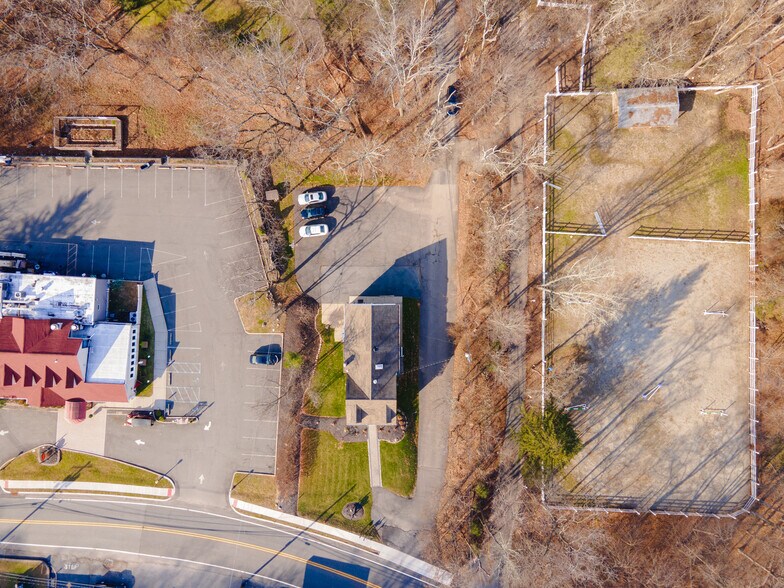 More Photos Of 593 Ramapo Valley Rd, Oakland Medical For Lease