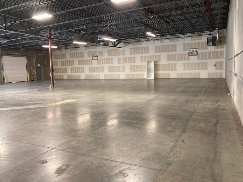 More Photos Of 141-145 W 900 N, Springville Light Distribution For Sale