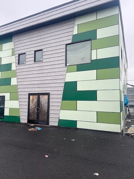 More Photos Of 1421 N Division St, Spokane General Retail For Sale