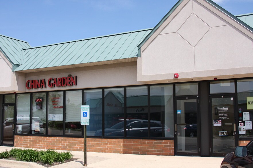 More Photos Of 108 Valley Dr, Elburn Storefront For Lease