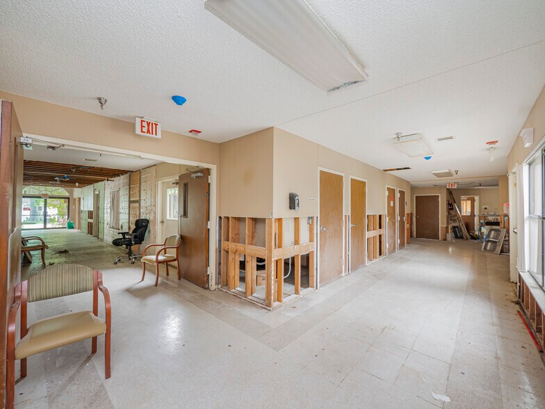 More Photos Of 700 Dyer St, Rockdale Healthcare For Sale