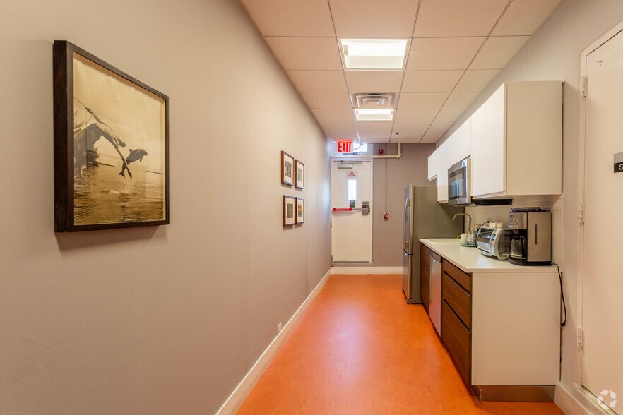 More Photos Of 55 Fifth Ave, New York Office For Lease