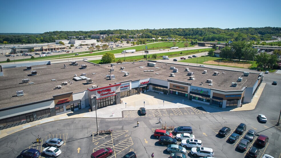 More Photos Of 1290-1300 Salem Rd SW, Rochester General Retail For Lease