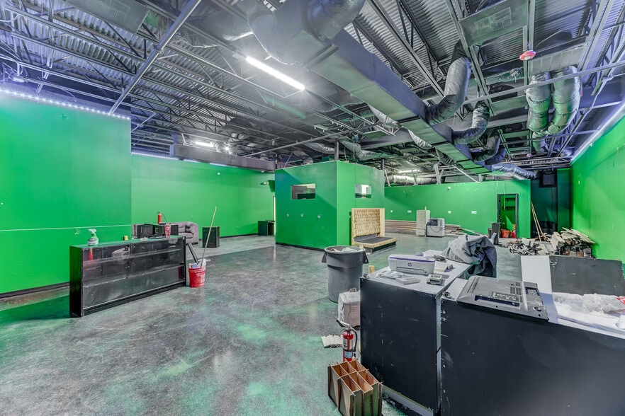 More Photos Of 324 Fm-1960 Rd, Houston General Retail For Sale