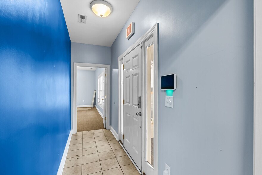 More Photos Of 107 Hillcrest Ave, Simpsonville Office For Sale