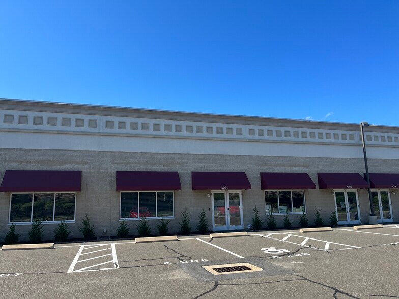 More Photos Of 100 Corporate Dr, Trumbull Office For Lease