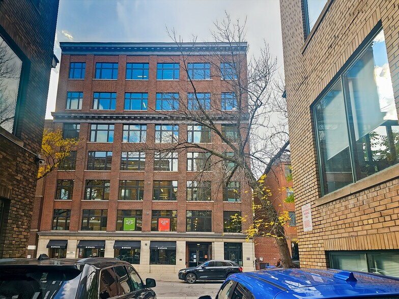 More Photos Of 180 John St, Toronto Coworking Space