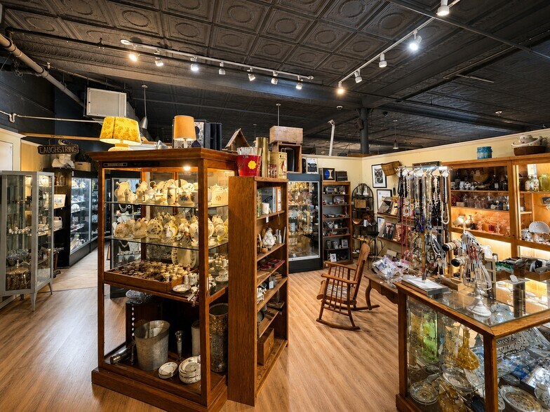 More Photos Of 123 S Union St, Traverse City Freestanding For Sale