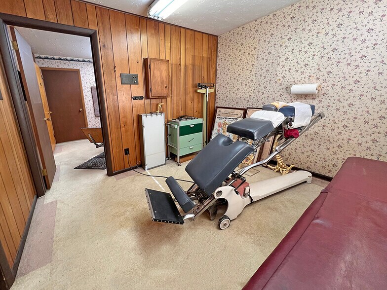 More Photos Of 195 Elm St, Blackfoot Office For Sale