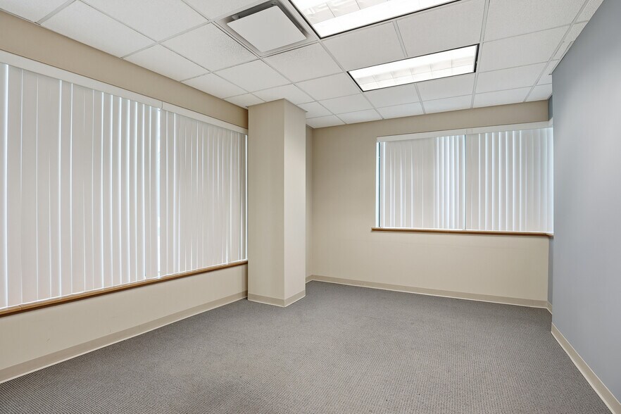 More Photos Of 213 Front St, Mchenry Office For Lease