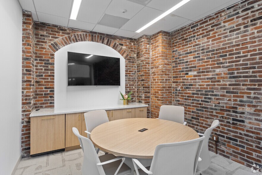 More Photos Of 224 Datura St, West Palm Beach Office For Lease