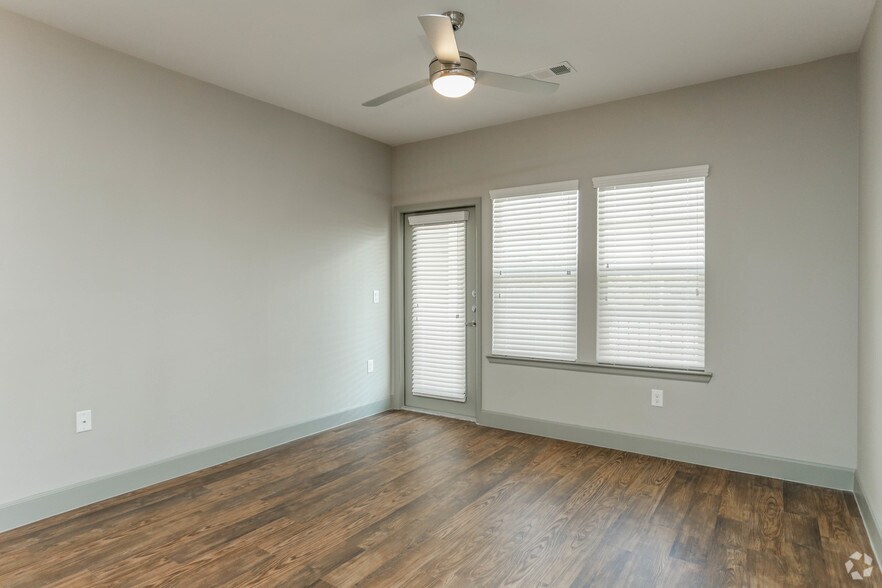 More Photos Of 14340 Wallisville Rd, Houston Apartments For Sale