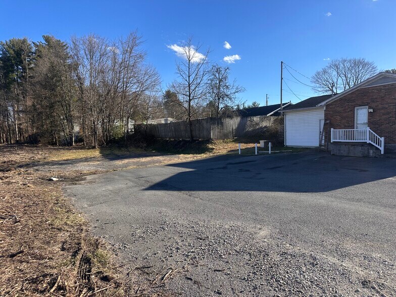 More Photos Of 346 Rural Acres Dr, Beckley Showroom For Sale