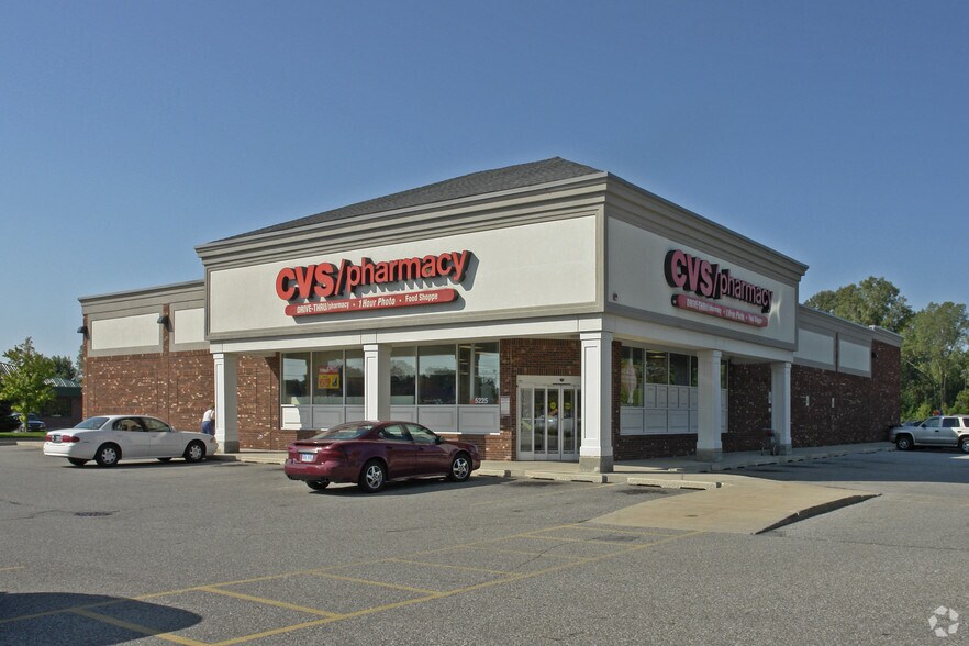 Primary Photo Of 5225 Eastern Ave SE, Grand Rapids Drugstore For Lease