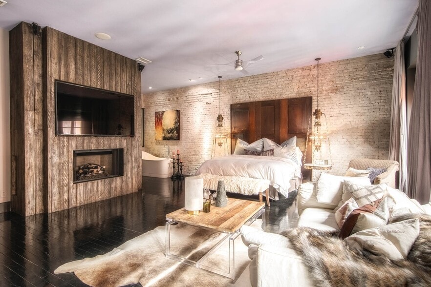 More Photos Of 213 Printers Aly, Nashville General Retail For Sale