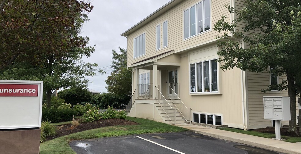 More Photos Of 129 Airport Rd, Hyannis Loft Creative Space For Lease