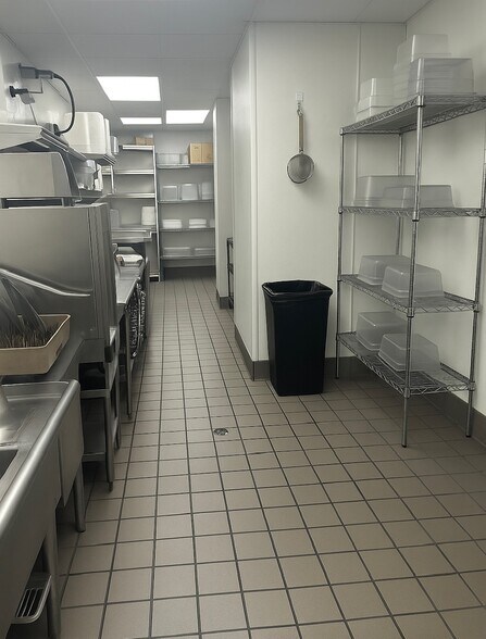 More Photos Of 11635 Ash St, Leawood Coworking Space