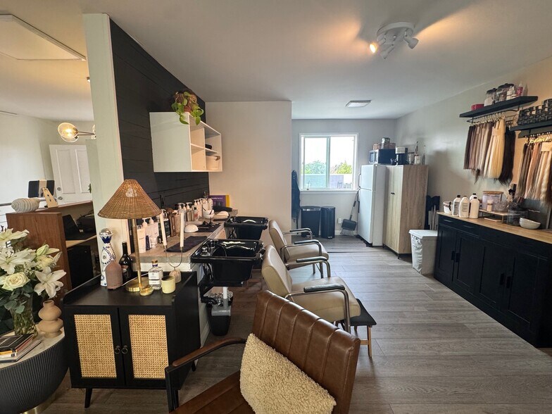 More Photos Of 939 Manhattan Beach Blvd, Manhattan Beach Freestanding For Sale